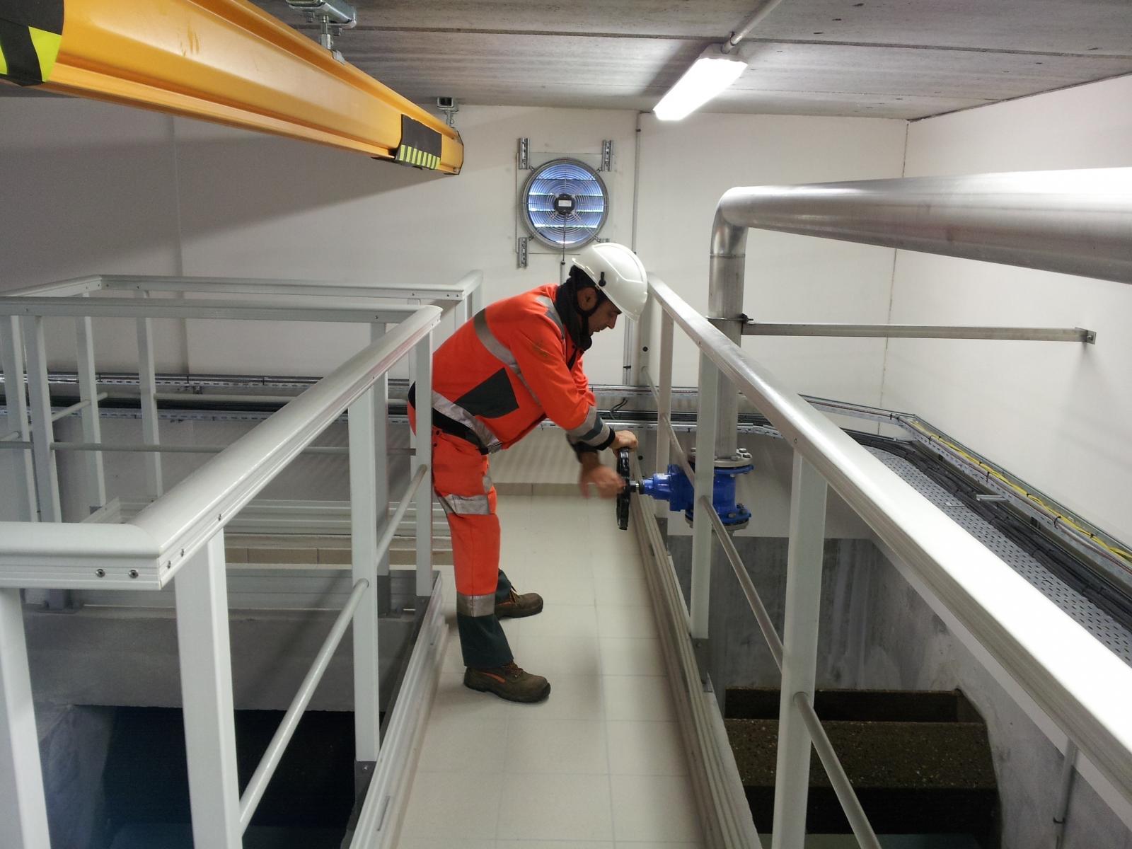Conducteur usine